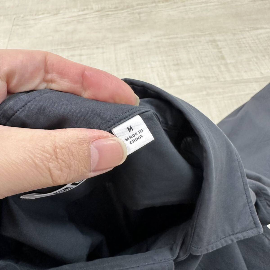 UNIQLO(ユニクロ)のUNIQLO U コットン レギュラー カラー シャツ ブラック 系 サイズ M メンズのトップス(シャツ)の商品写真