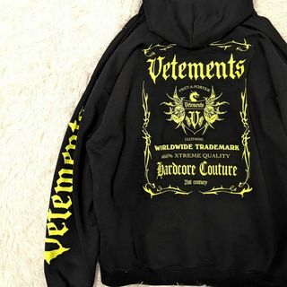 ヴェトモン(VETEMENTS)の希少　ヴェトモン UA52TR900X　パーカー　L 　大きいサイズ(パーカー)