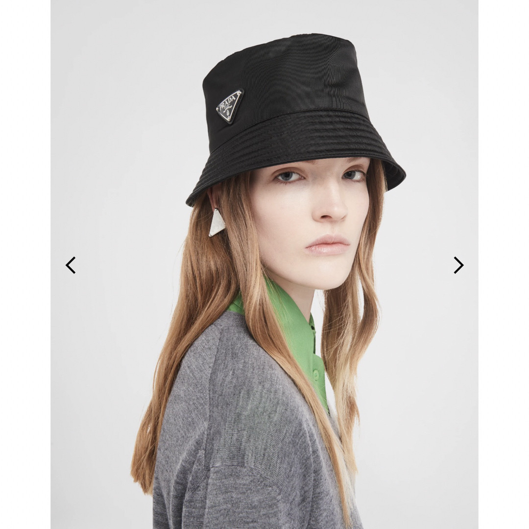 三角プレートがかわいい商品ですPRADA Re-Nylon Bucket Hat  Lサイズ