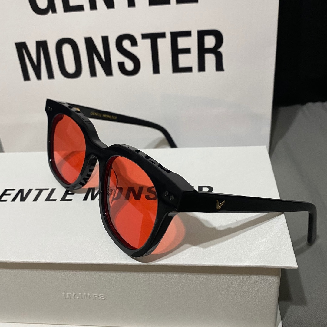 BIGBANG(ビッグバン)のGentle Monster ジェントルモンスター south side RED メンズのファッション小物(サングラス/メガネ)の商品写真