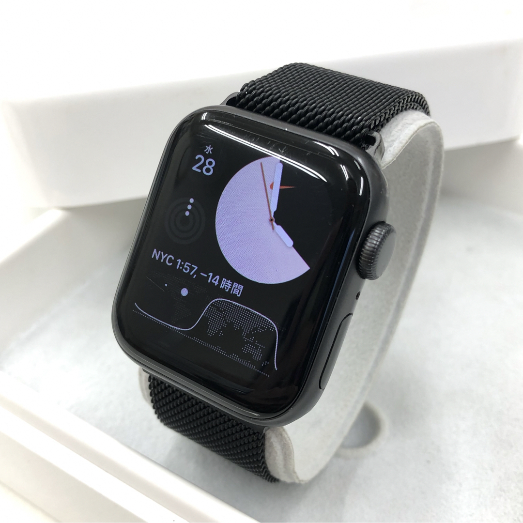 Apple Watch(アップルウォッチ)のナイキ apple watch 本体 se アップルウォッチ 黒 40mm スマホ/家電/カメラのスマートフォン/携帯電話(その他)の商品写真