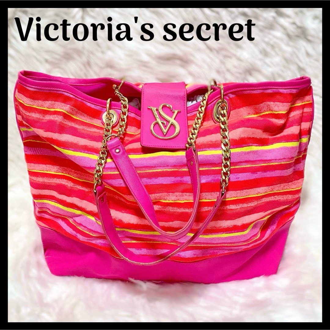 Victoria's Secret(ヴィクトリアズシークレット)のVictoria's secret 旅行 トラベル バッグ リゾート チェーン レディースのバッグ(ボストンバッグ)の商品写真