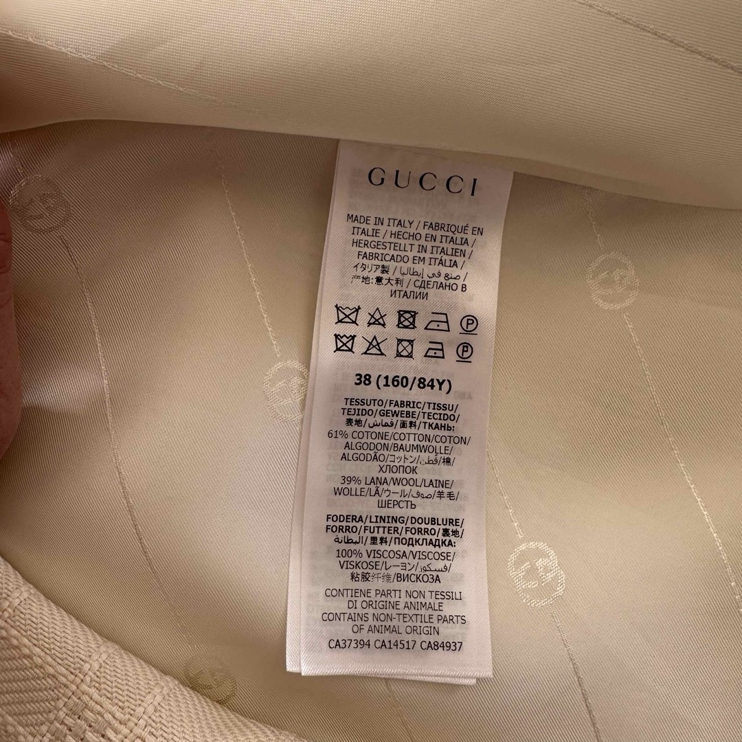 Gucci(グッチ)の【GUCCI】GGマーク　アイボリー　ケープジャケット　ジレ　2way 38 レディースのジャケット/アウター(テーラードジャケット)の商品写真