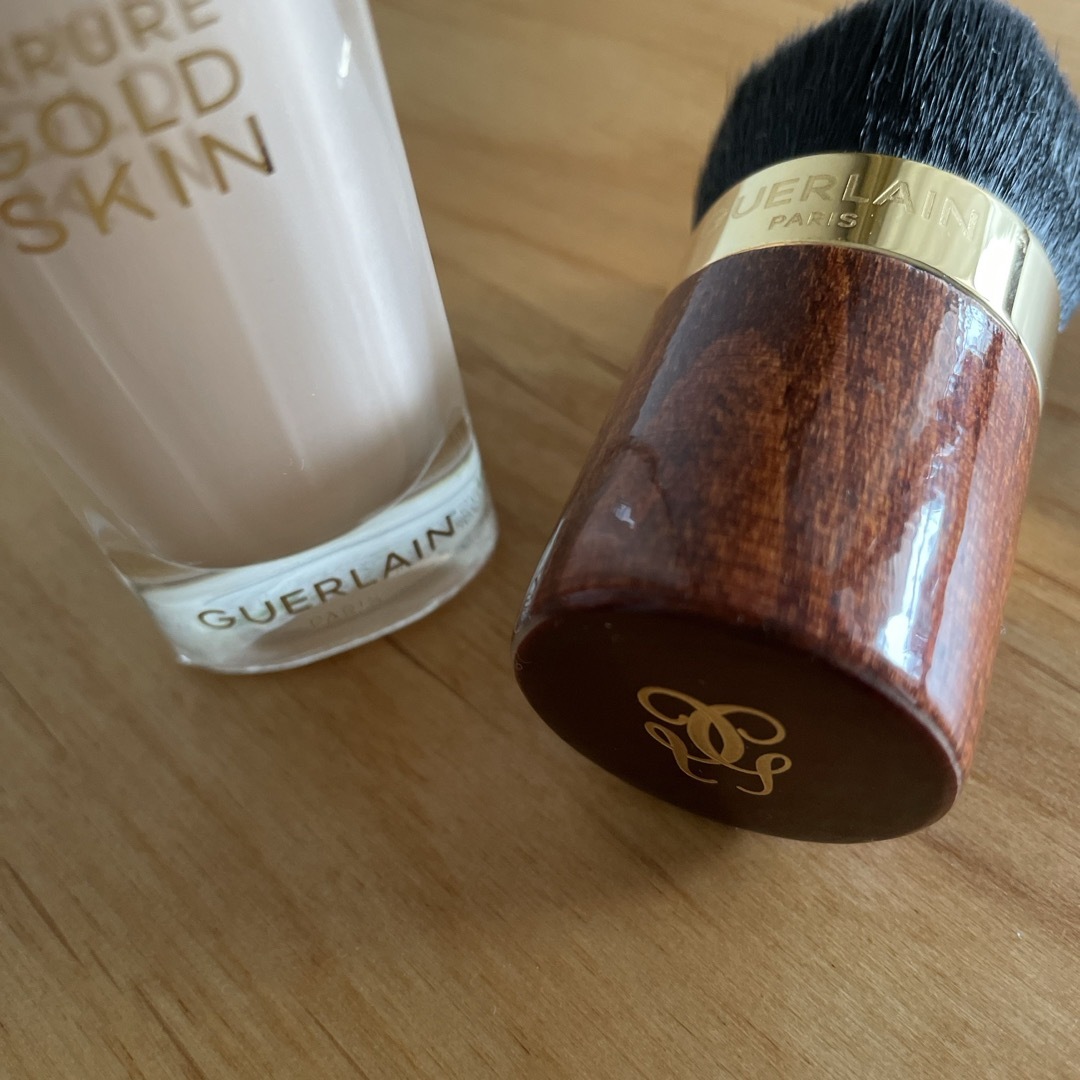 GUERLAIN(ゲラン)のGUERLAINリキッドファンデーション＊フェイスブラシ コスメ/美容のベースメイク/化粧品(ファンデーション)の商品写真