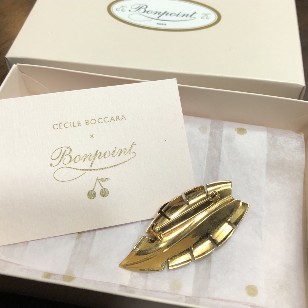 Bonpoint(ボンポワン)のbonpoint ボンポワン CECILE BOCCARA 葉っぱ　ブローチ キッズ/ベビー/マタニティのこども用ファッション小物(その他)の商品写真