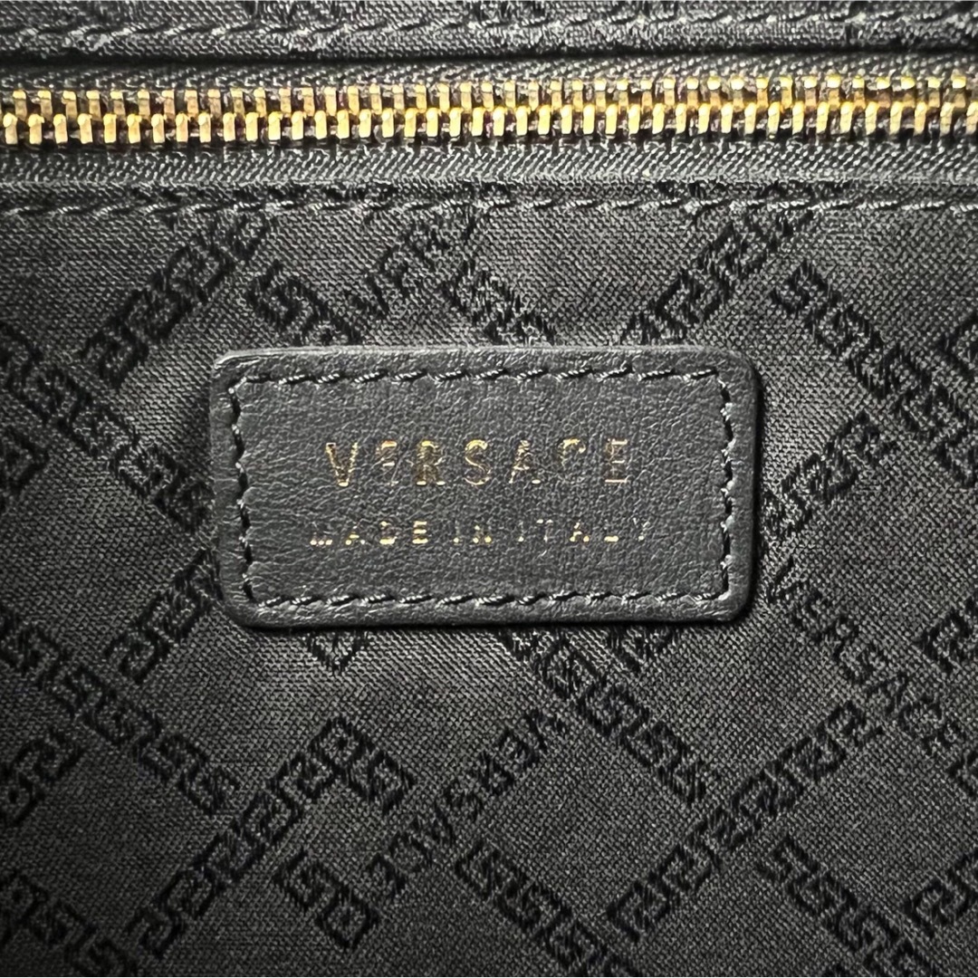 VERSACE(ヴェルサーチ)の人気♡美品♡VERSACE ヴェルサーチ メデューサ レザー クラッチバッグ メンズのバッグ(セカンドバッグ/クラッチバッグ)の商品写真