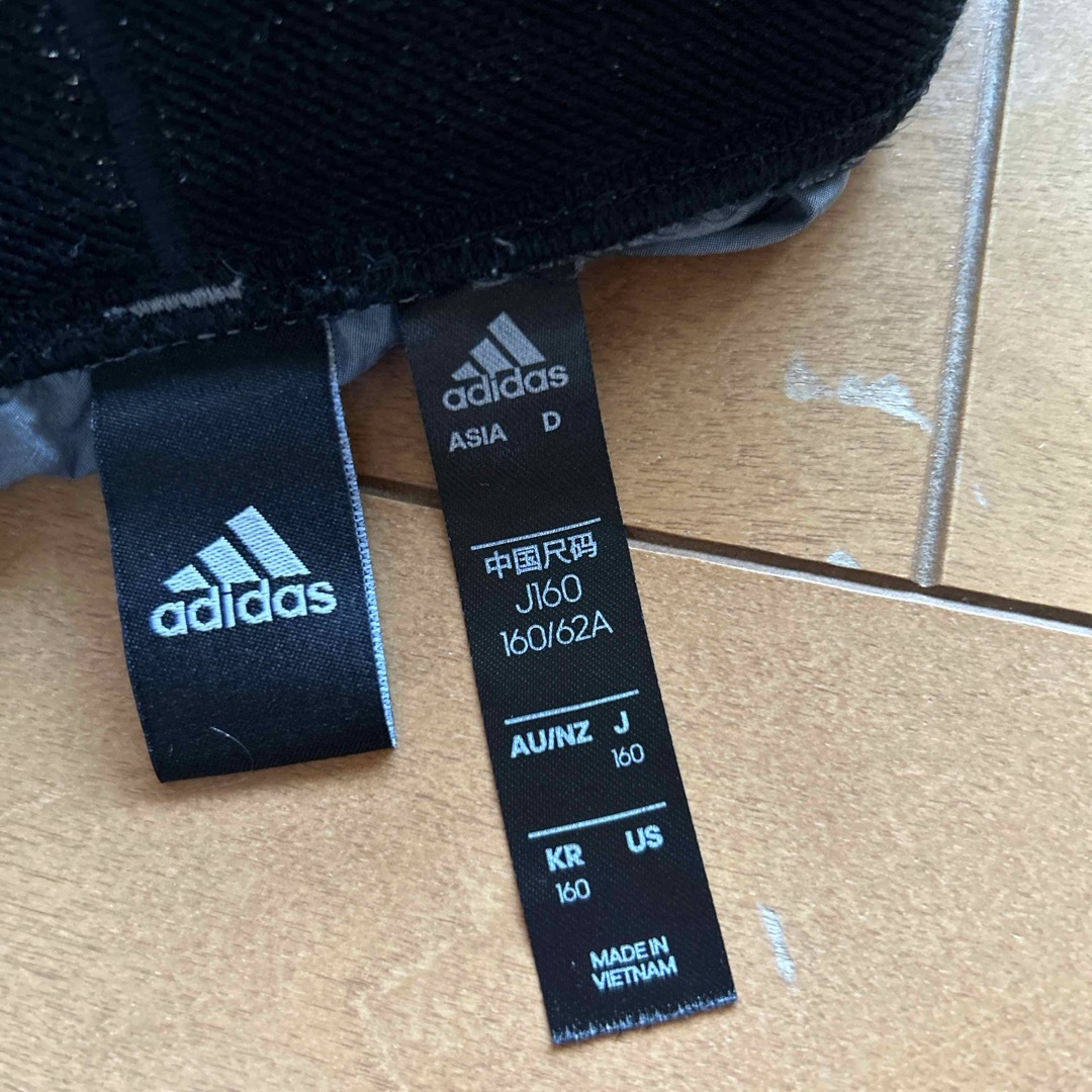 adidas(アディダス)のadidas ランニングパンツ　レディース スポーツ/アウトドアのランニング(ウェア)の商品写真