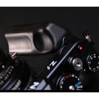 新品 Nikon ニコン ZF zf用ハンドグリップ (黒檀、アルミニウム 新品 Nikon ニコン ZF zf用ハンドグリップ (黒檀、アルミニウム