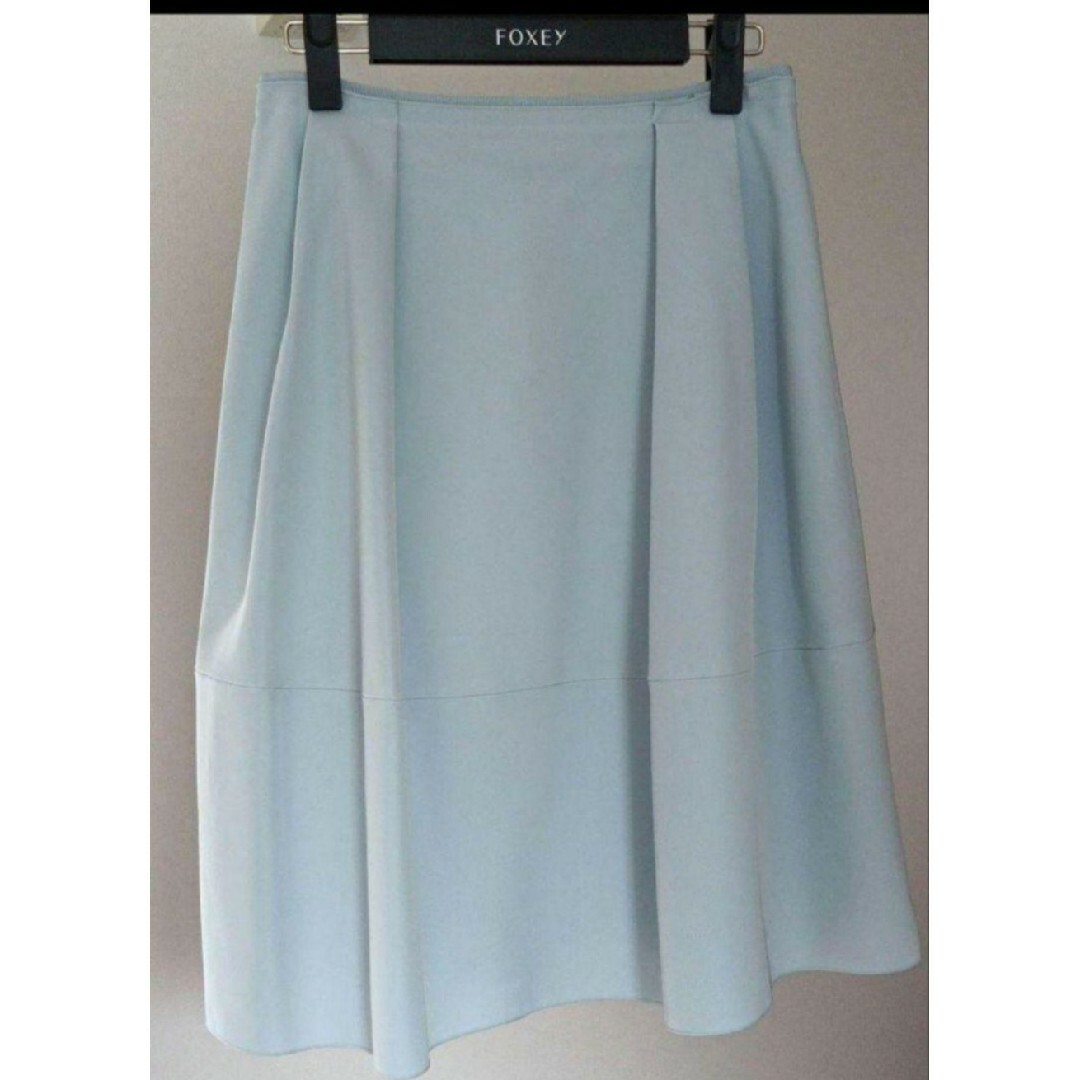 FOXEY(フォクシー)の【本日お値下げ】フォクシーニューヨーク　バロンスカート　ベビーブルー　38サイズ レディースのスカート(ひざ丈スカート)の商品写真