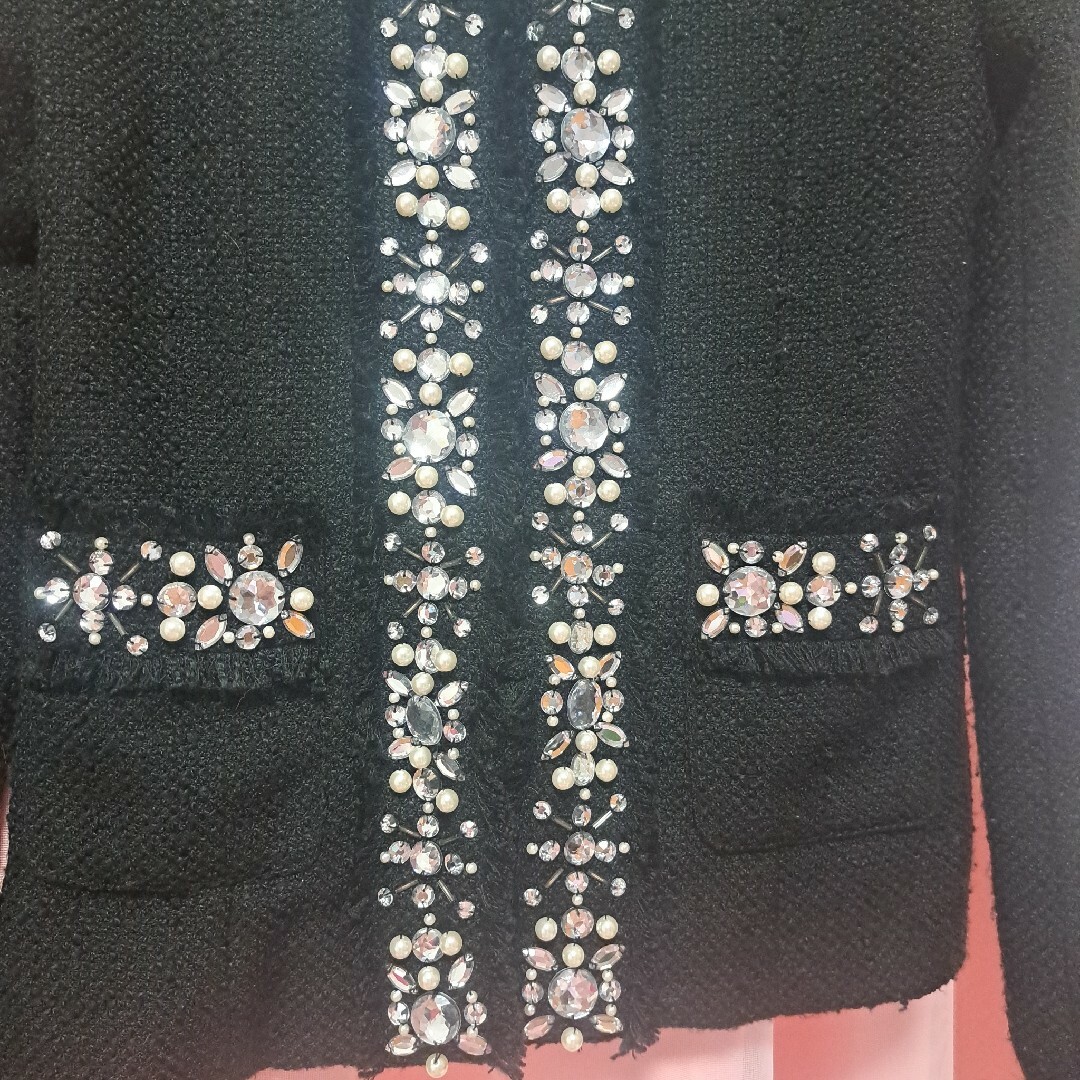 EmiriaWiz(エミリアウィズ)の3/25まで値下げ定価¥20000超❤️袖ファービジューツイードジャケット❤️ レディースのジャケット/アウター(ノーカラージャケット)の商品写真