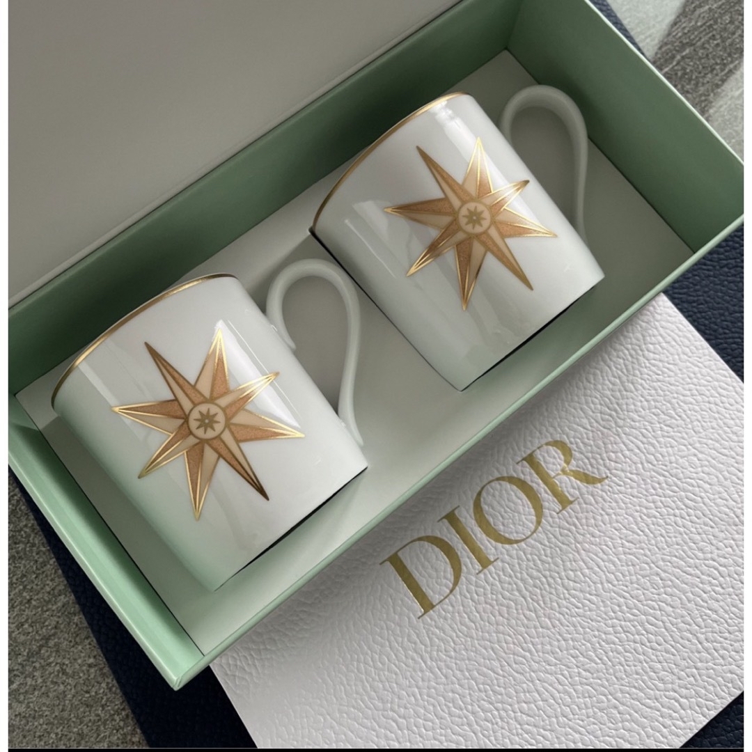 Christian Dior(クリスチャンディオール)の定価93,000★DIOR 新品ペアマグカップ　ローズデヴァン　グリーン インテリア/住まい/日用品のキッチン/食器(グラス/カップ)の商品写真