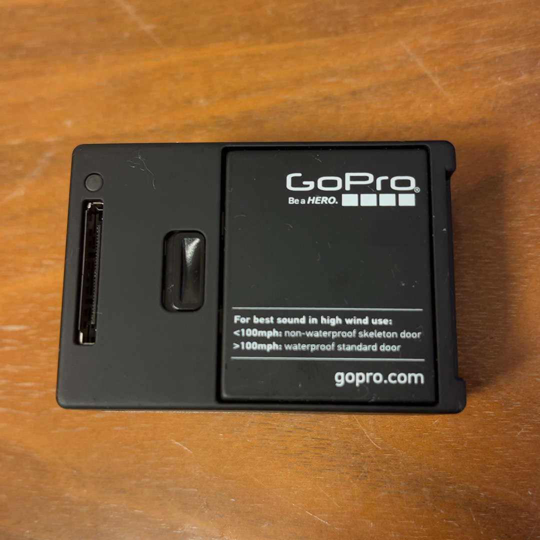 GoPro(ゴープロ)のGoPro ウェアラブルカメラ HERO3+ シルバーエディション CHDHN- スマホ/家電/カメラのカメラ(ビデオカメラ)の商品写真