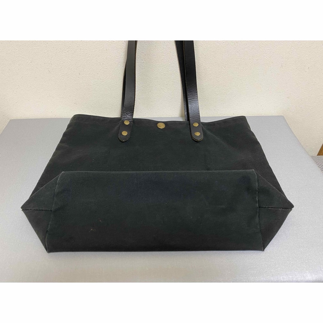 IL BISONTE(イルビゾンテ)のイルビゾンテ　トートバック　黒 レディースのバッグ(トートバッグ)の商品写真