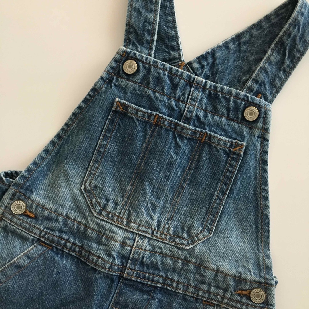 babyGAP(ベビーギャップ)の新品♡baby gap♡ギャップ♡オーバーオール♡デニム♡プティマイン/ザラ/他 キッズ/ベビー/マタニティのキッズ服男の子用(90cm~)(その他)の商品写真