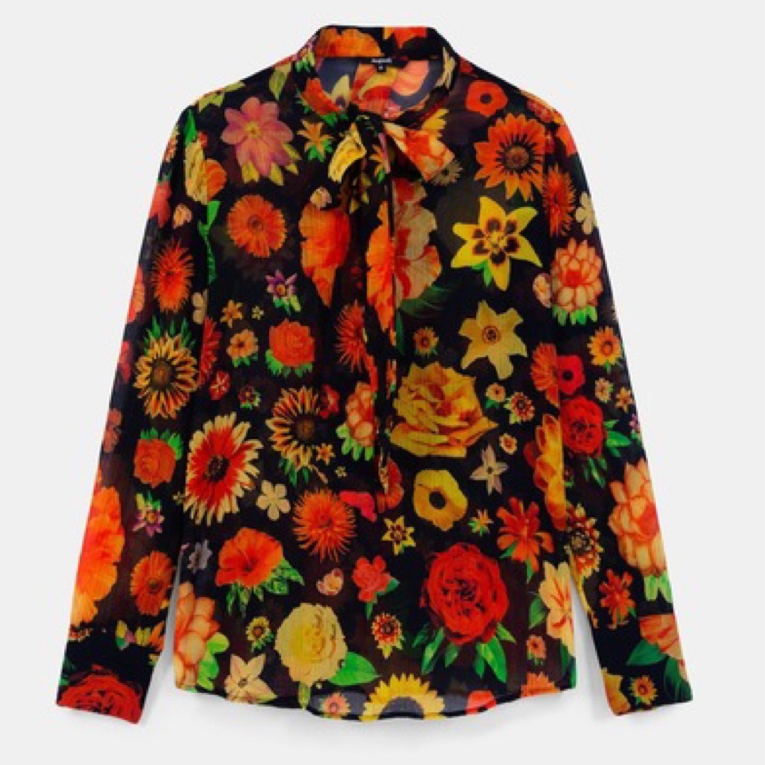 DESIGUAL(デシグアル)の美品✨定価17,900円　デシグアル　綿シルク花柄ブラウス　Sサイズ　大特価‼️ レディースのトップス(シャツ/ブラウス(長袖/七分))の商品写真