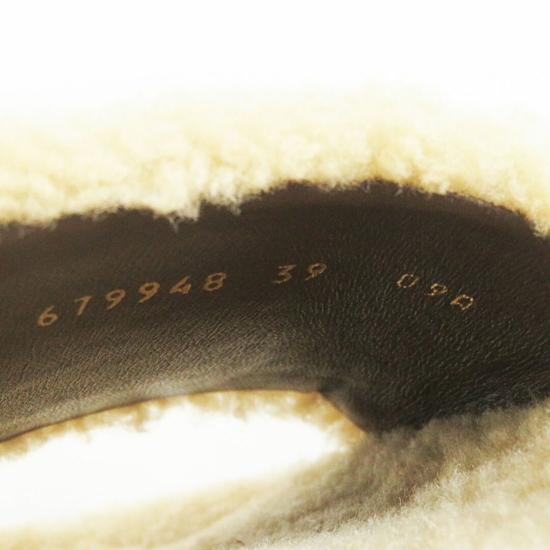 Gucci(グッチ)の未使用品□GUCCI×THE NORTH FACE グッチ ザ ノースフェイス 679948 ロゴパッチ ムートン ボアサンダル/スライドサンダル ベージュ 39 伊製 レディースの靴/シューズ(サンダル)の商品写真