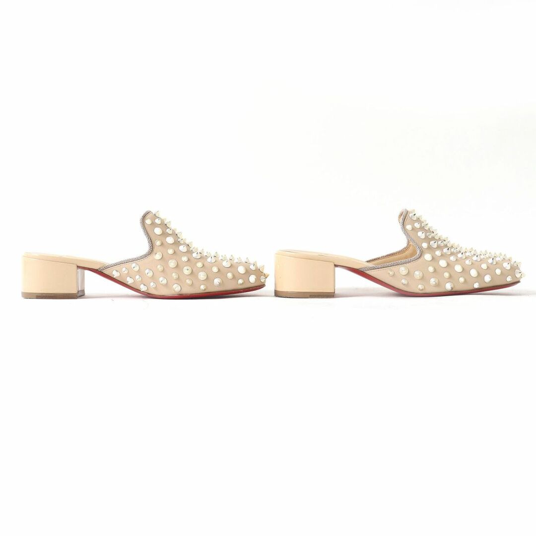 Christian Louboutin(クリスチャンルブタン)の良品△Christian Louboutin クリスチャン ルブタン スタッズ付き レザー サボサンダル レディース ベージュ×ゴールド 36 イタリア製 箱付 レディースの靴/シューズ(サンダル)の商品写真