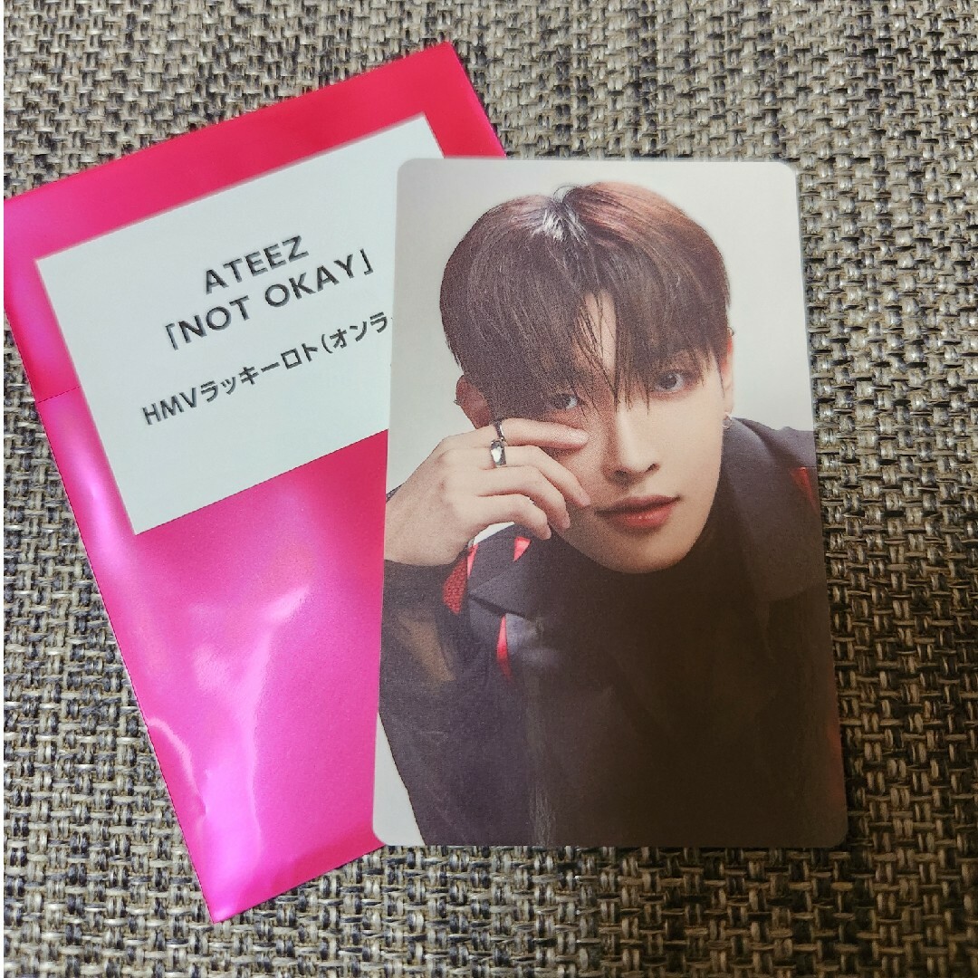 ATEEZ(エイティーズ)のATEEZ ホンジュン トレカ NOT OKAY HMV ラキドロ 当選品 エンタメ/ホビーのタレントグッズ(アイドルグッズ)の商品写真