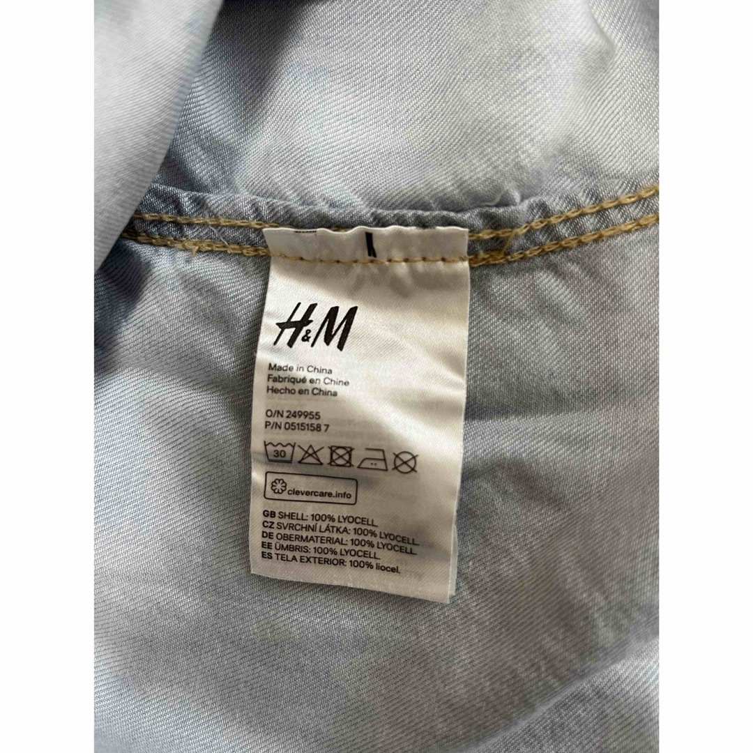 H&M(エイチアンドエム)のH&M デニムシャツ ウエスタンシャツ レディースのトップス(シャツ/ブラウス(長袖/七分))の商品写真