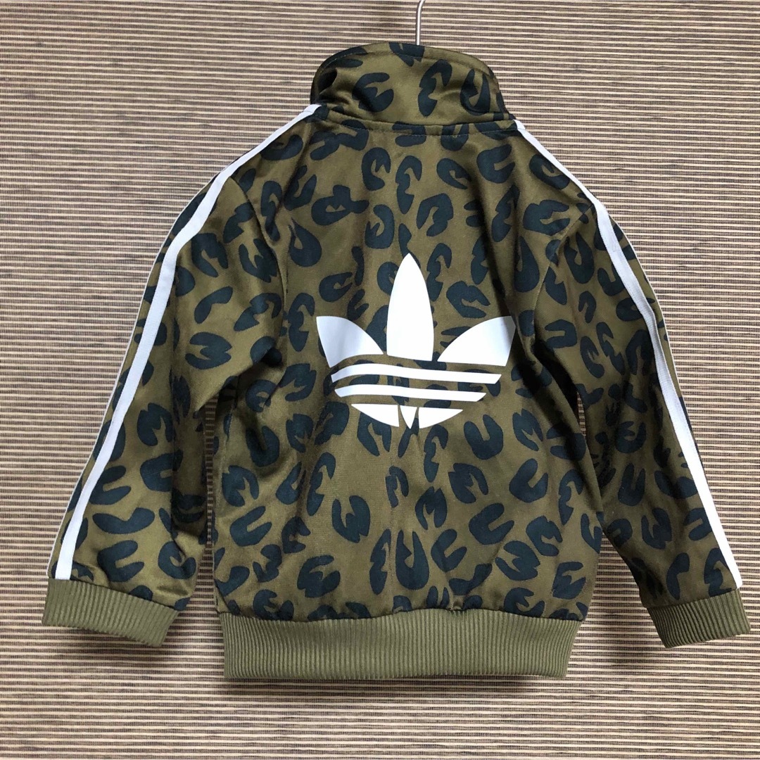 adidas(アディダス)の【アディダス】セットアップ　ファイヤーバード子供80　ヒョウ柄カーキー１ｋ キッズ/ベビー/マタニティのベビー服(~85cm)(その他)の商品写真