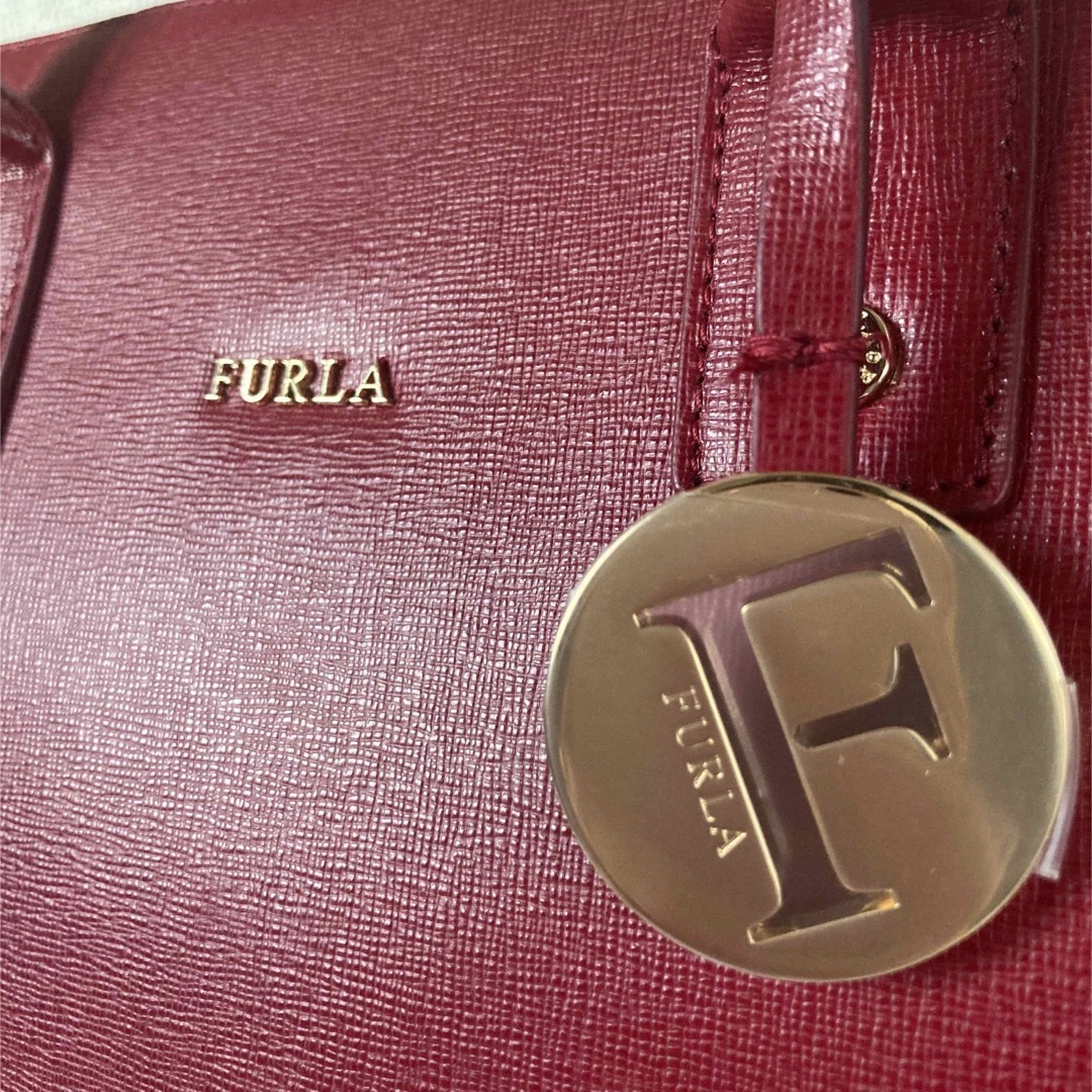 Furla(フルラ)の【半額以下★未使用•正規品・付属品全て有】FURLA 赤　2wayハンドバッグ レディースのバッグ(ショルダーバッグ)の商品写真