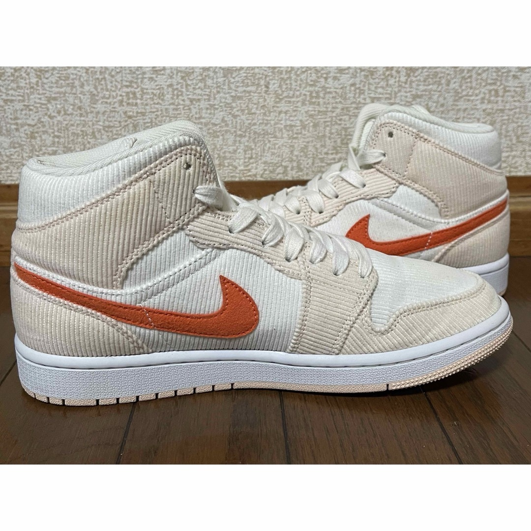 NIKE(ナイキ)のNIKE AIR JORDAN 1 MID SE "CORDUROY" 25.5 メンズの靴/シューズ(スニーカー)の商品写真