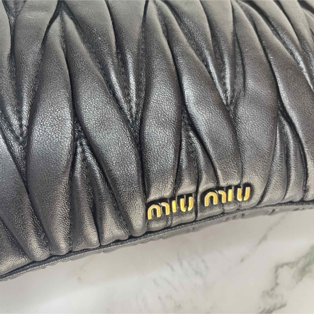 miumiu(ミュウミュウ)のミュウミュウ　miu miu マテラッセ レディースのバッグ(ショルダーバッグ)の商品写真