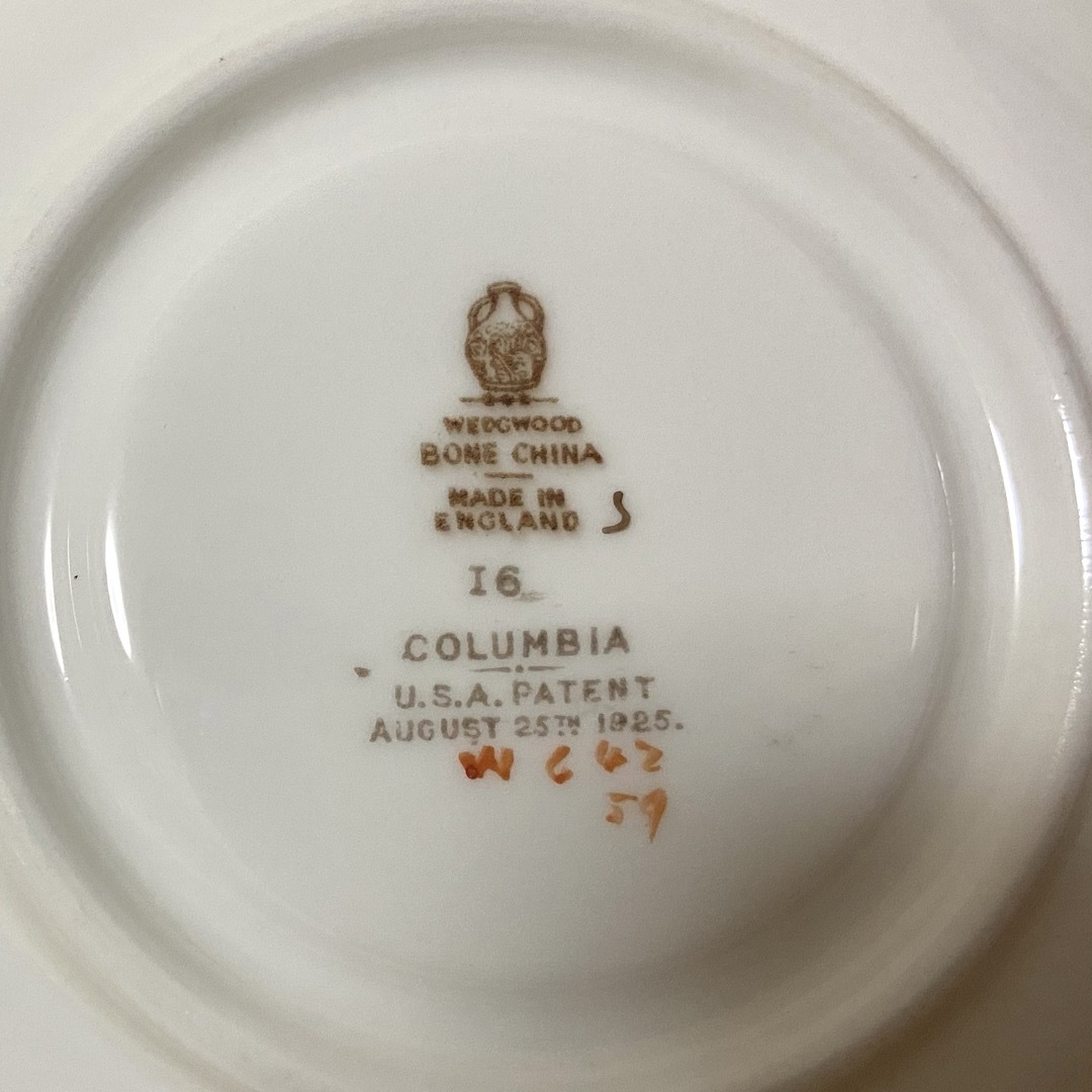 WEDGWOOD(ウェッジウッド)のウェッジウッド  W642 コロンビアエナメル　イエローボーダー　ほぼ未使用品 インテリア/住まい/日用品のキッチン/食器(食器)の商品写真