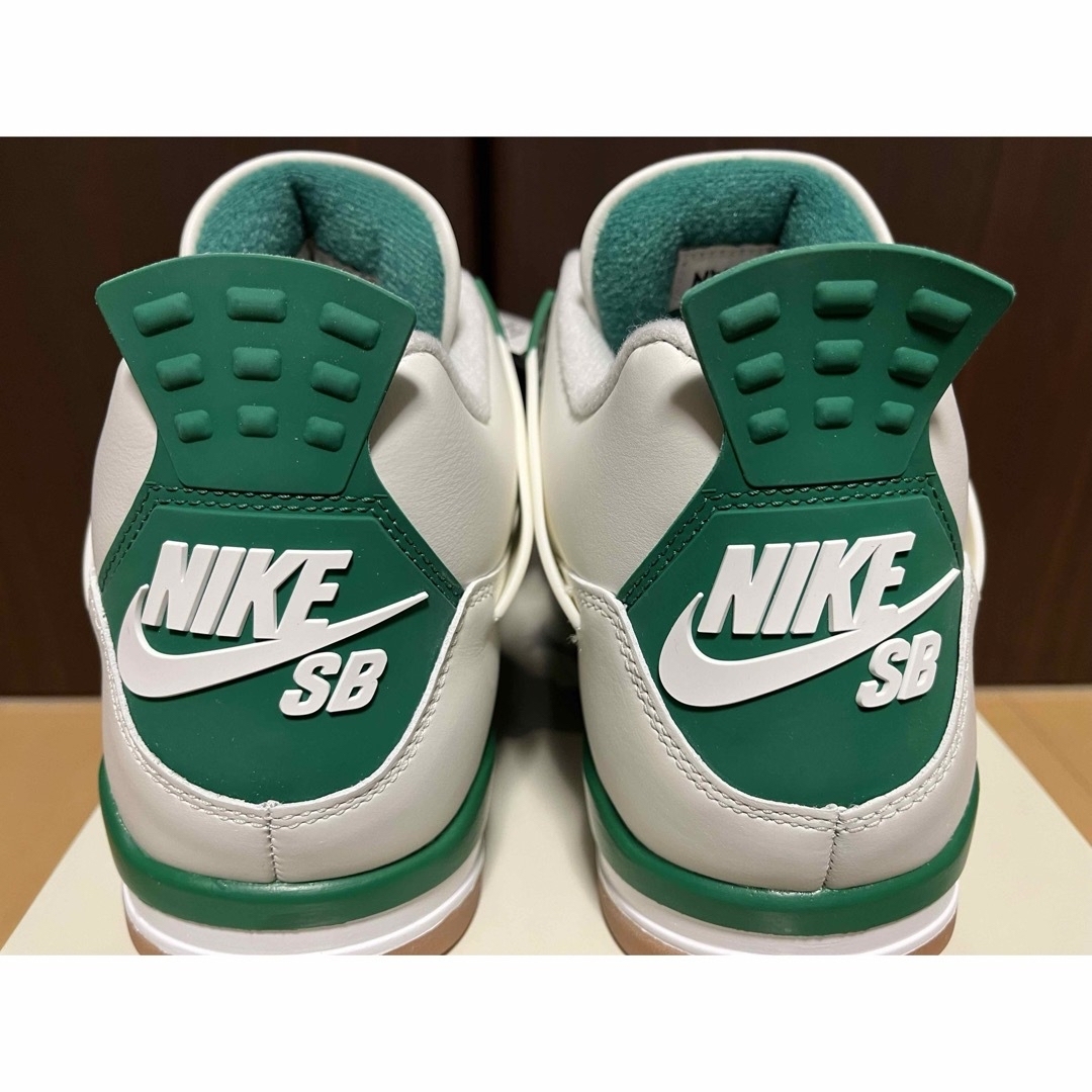 NIKE(ナイキ)の【SK-8様専用】 Nike SB Air Jordan4Green 28.5 メンズの靴/シューズ(スニーカー)の商品写真