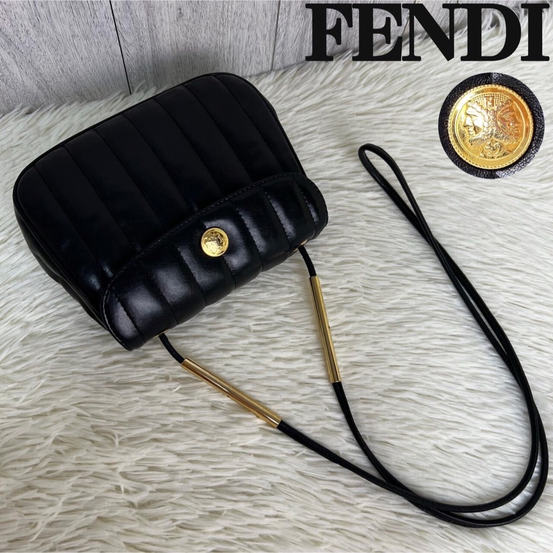 FENDI(フェンディ)の希少♡美品♡FENDI フェンディ キルティング レザー ショルダーバッグ レディースのバッグ(ショルダーバッグ)の商品写真