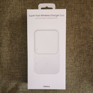 ギャラクシー(Galaxy)のGalaxy Super Fast Wireless Charger Duo(バッテリー/充電器)