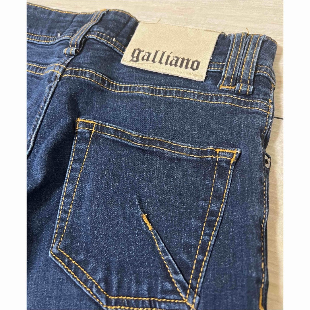 GALLIANO(ガリアーノ)の美品　gallianoプリントデザイン　スキニー　ストレッチデニム レディースのパンツ(デニム/ジーンズ)の商品写真