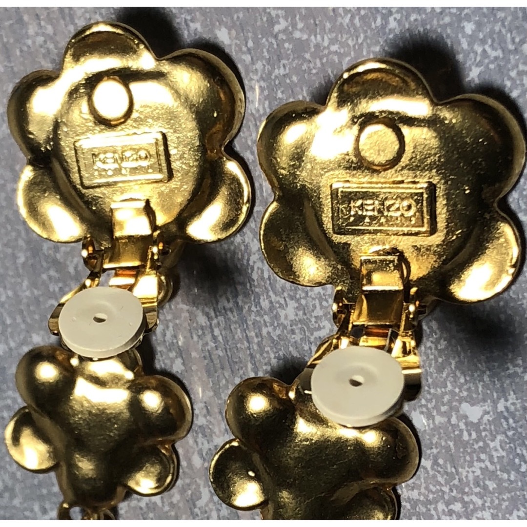 KENZO(ケンゾー)のKENZO ケンゾー　イヤリング　フラワー　3連　ゴールド　ストーン レディースのアクセサリー(イヤリング)の商品写真
