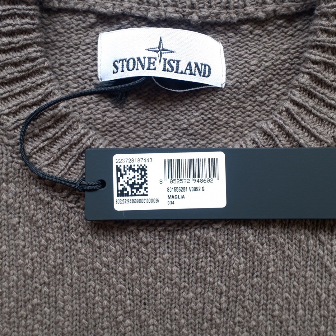 STONE ISLAND(ストーンアイランド)の24ss Stone Island 562B1 クルーネックニット メンズのトップス(ニット/セーター)の商品写真