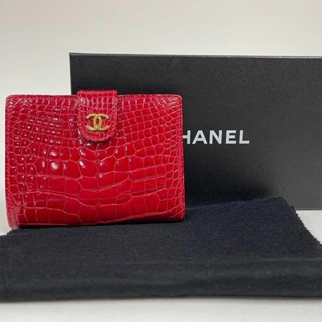 CHANEL(シャネル)の◆極希少◆ シャネル♡ ココマーク クロコダイル 赤色 コンパクトウォレット レディースのファッション小物(財布)の商品写真