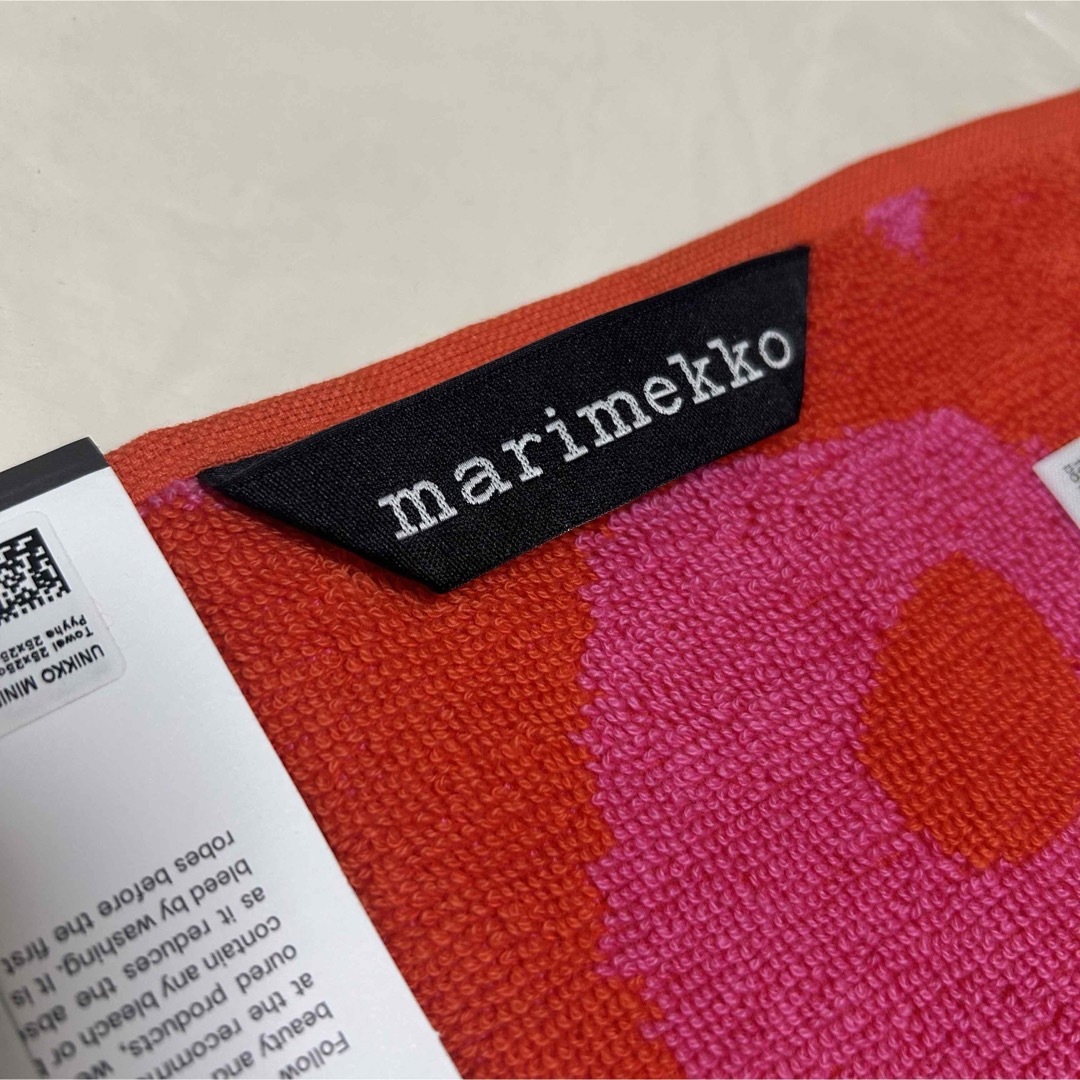 marimekko(マリメッコ)の【新品】marimekko マリメッコ ハンカチ　タオル レディースのファッション小物(ハンカチ)の商品写真