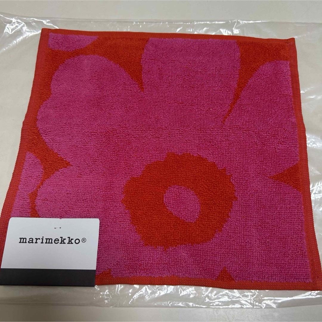 marimekko(マリメッコ)の【新品】marimekko マリメッコ ハンカチ　タオル レディースのファッション小物(ハンカチ)の商品写真