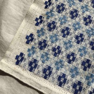 北欧　東欧　刺繍　ランチョンマット　プレイスマット　ヴィンテージ　生地　ブルー系(テーブル用品)