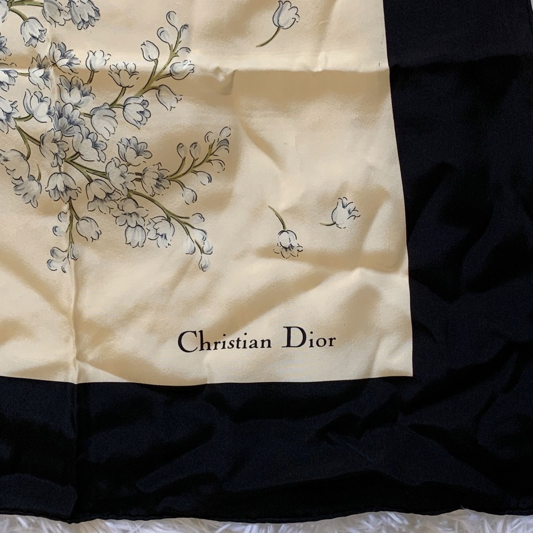 Christian Dior(クリスチャンディオール)のクリスチャンディオール 90s ヴィンテージ  大判シルクスカーフ 鈴蘭 リボン レディースのファッション小物(バンダナ/スカーフ)の商品写真