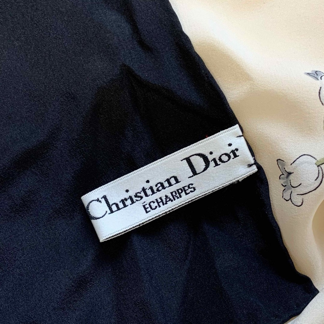 Christian Dior(クリスチャンディオール)のクリスチャンディオール 90s ヴィンテージ  大判シルクスカーフ 鈴蘭 リボン レディースのファッション小物(バンダナ/スカーフ)の商品写真