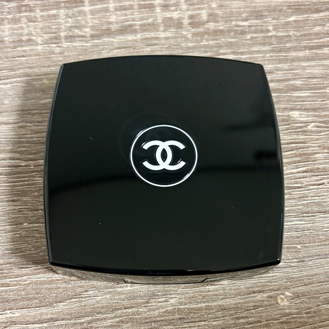 CHANEL(シャネル)の【新品未使用】シャネル アイシャドウ プールプル コスメ/美容のベースメイク/化粧品(アイシャドウ)の商品写真