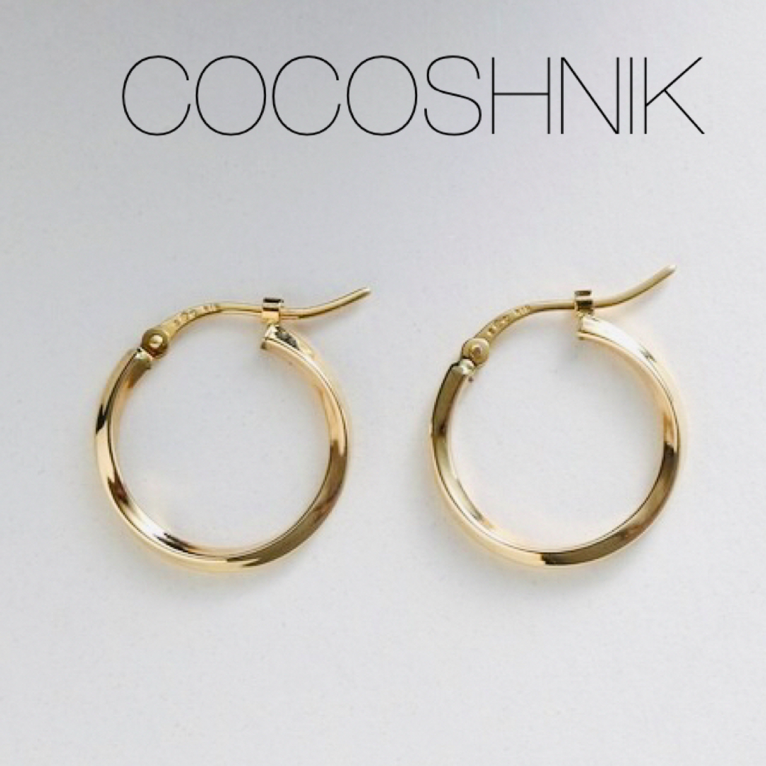 COCOSHNIK(ココシュニック)の■完売品■【COCOSHNIK】K10 中空ひねり フープピアス小 レディースのアクセサリー(ピアス)の商品写真