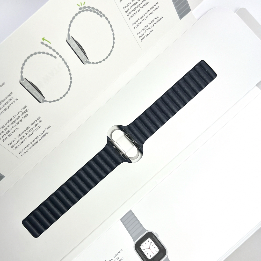 Apple Watch(アップルウォッチ)のノウ1535様おまとめ買いアップル純正アップルウォッチバンド＋iPhoneケース メンズの時計(レザーベルト)の商品写真