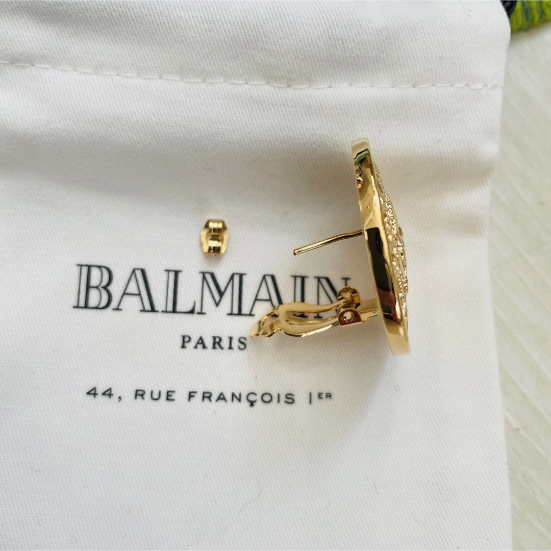 BALMAIN(バルマン)の新品 BALMAIN バルマン ブローチ 定価16500円 レディースのアクセサリー(ブローチ/コサージュ)の商品写真