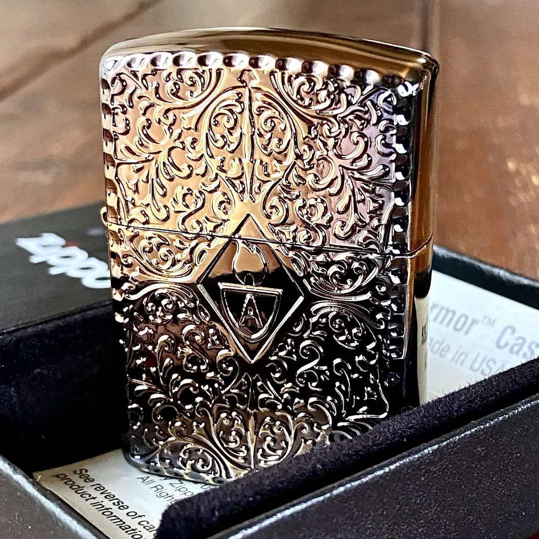 ZIPPO(ジッポー)のZippo アーマー 両面 アラベスク ゴールドイブシ 唐草 ジッポー ライター メンズのファッション小物(タバコグッズ)の商品写真