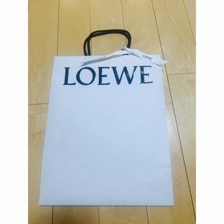 ロエベ ショッパーの通販 800点以上 | LOEWEのレディースを買うならラクマ