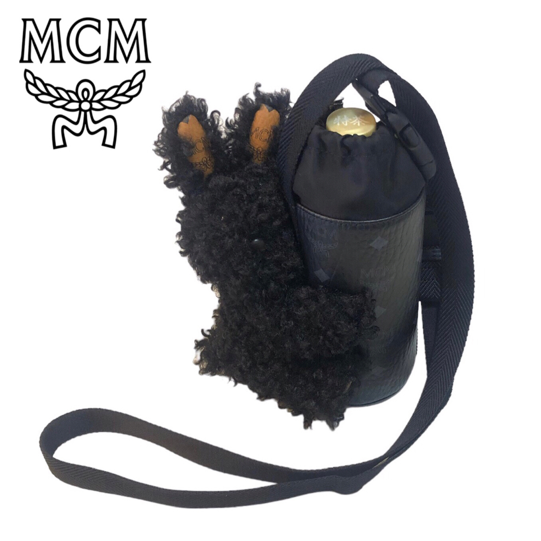 MCM(エムシーエム)の【全国送料無料】MCM PARK ラビット ボトルホルダー  レディースのバッグ(ショルダーバッグ)の商品写真