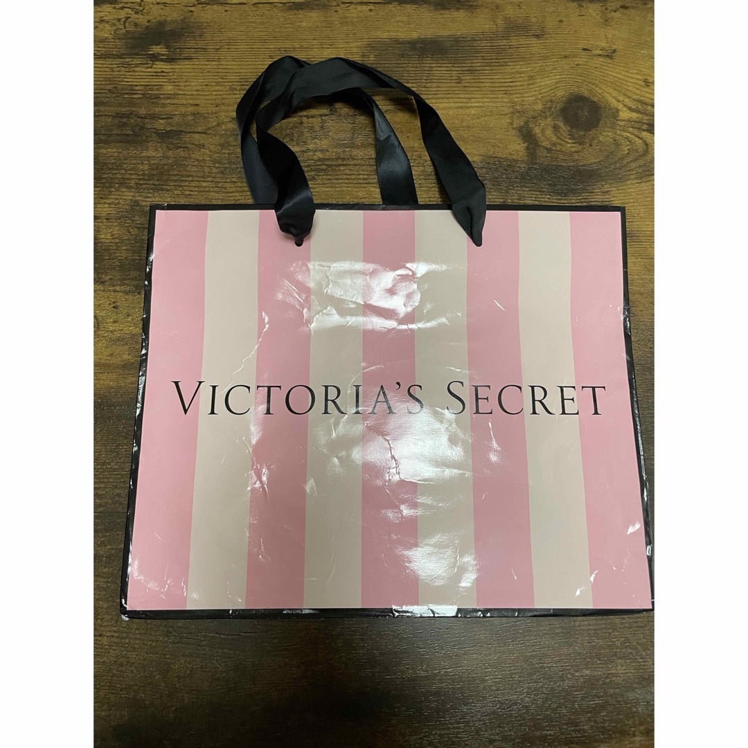 Victoria's Secret(ヴィクトリアズシークレット)のヴィクトリアズシークレット　紙袋 レディースのバッグ(ショップ袋)の商品写真