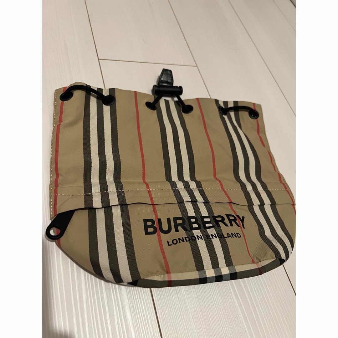 BURBERRY(バーバリー)のバーバリー　ドローコードポーチ レディースのバッグ(ハンドバッグ)の商品写真