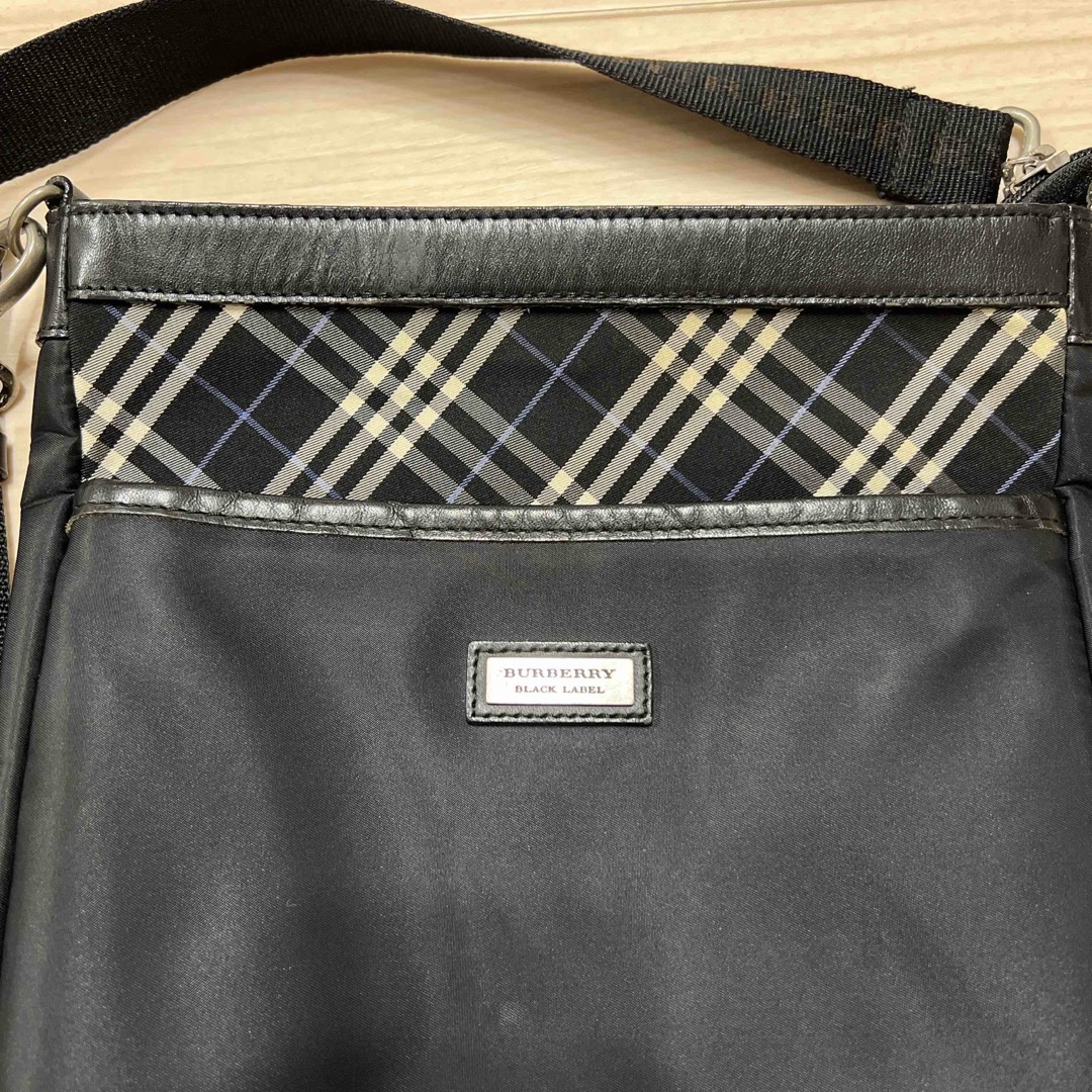 BURBERRY BLACK LABEL(バーバリーブラックレーベル)のバーバリーブラックレーベル　ショルダー　バッグ　黒　ミニショルダー　カバン メンズのバッグ(ショルダーバッグ)の商品写真